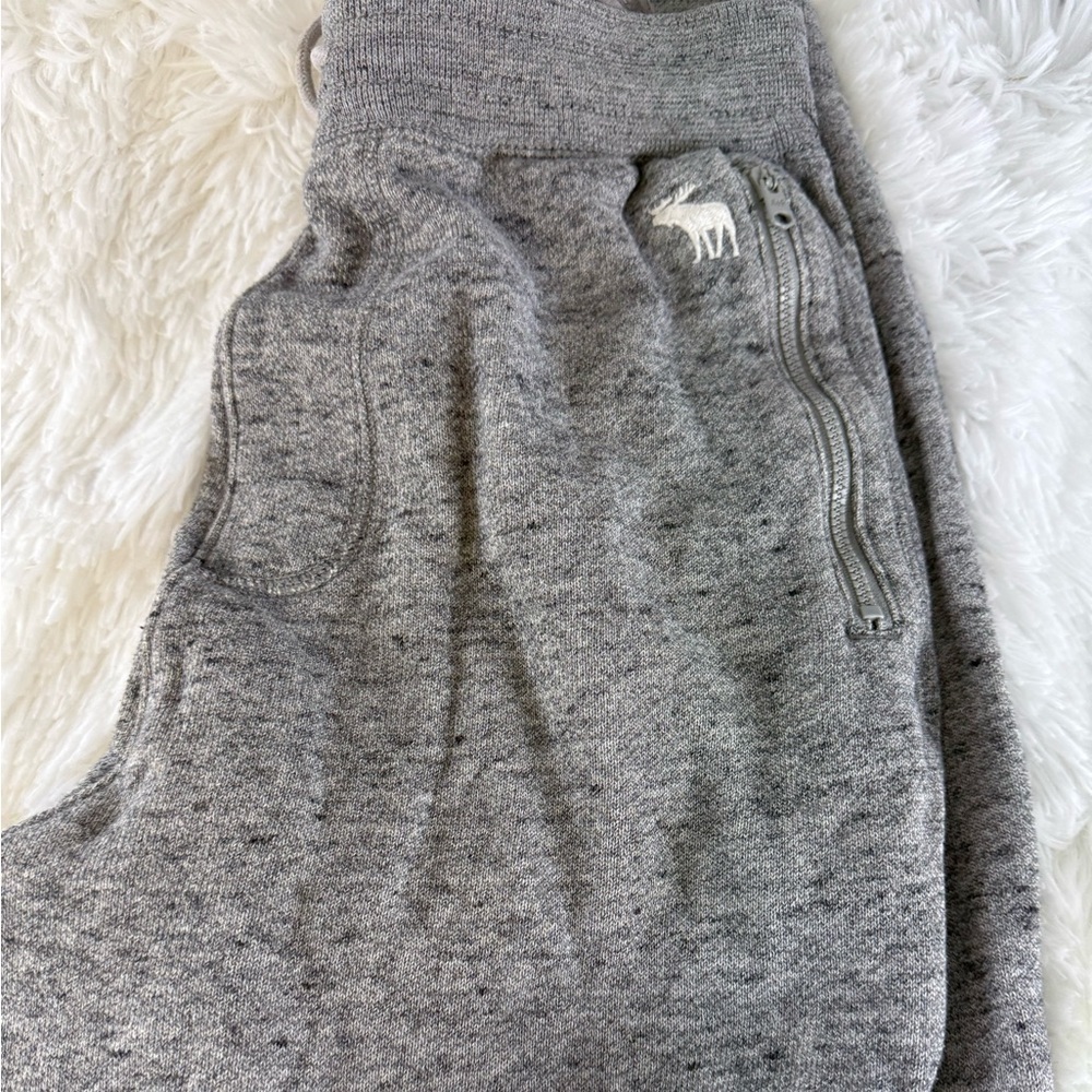 Abercrombie & Fitch Heather Gray Kids Joggers C1